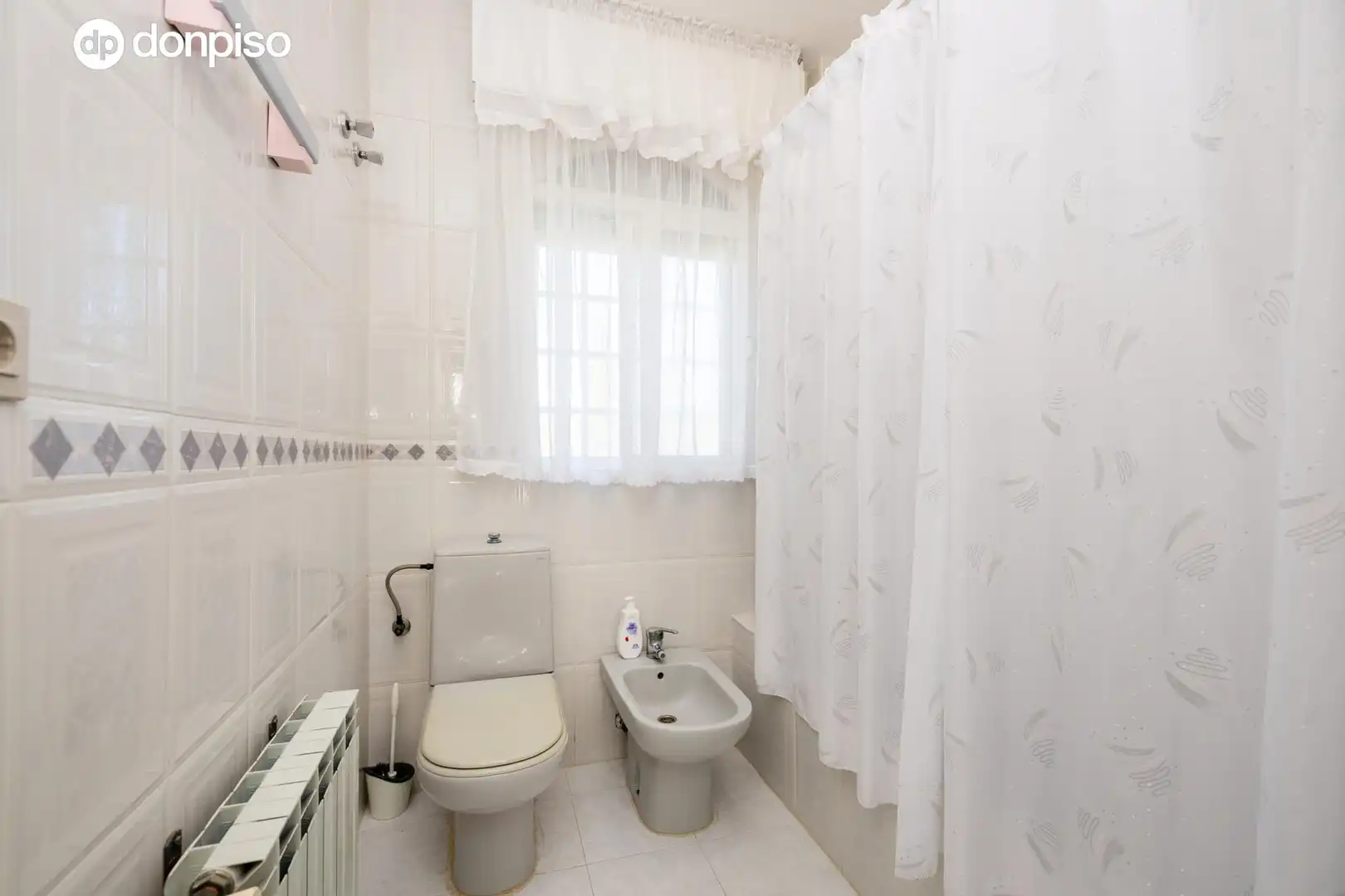 Baño de Casa o chalet en venta en Atarfe con Calefacción, Jardín privado y Terraza