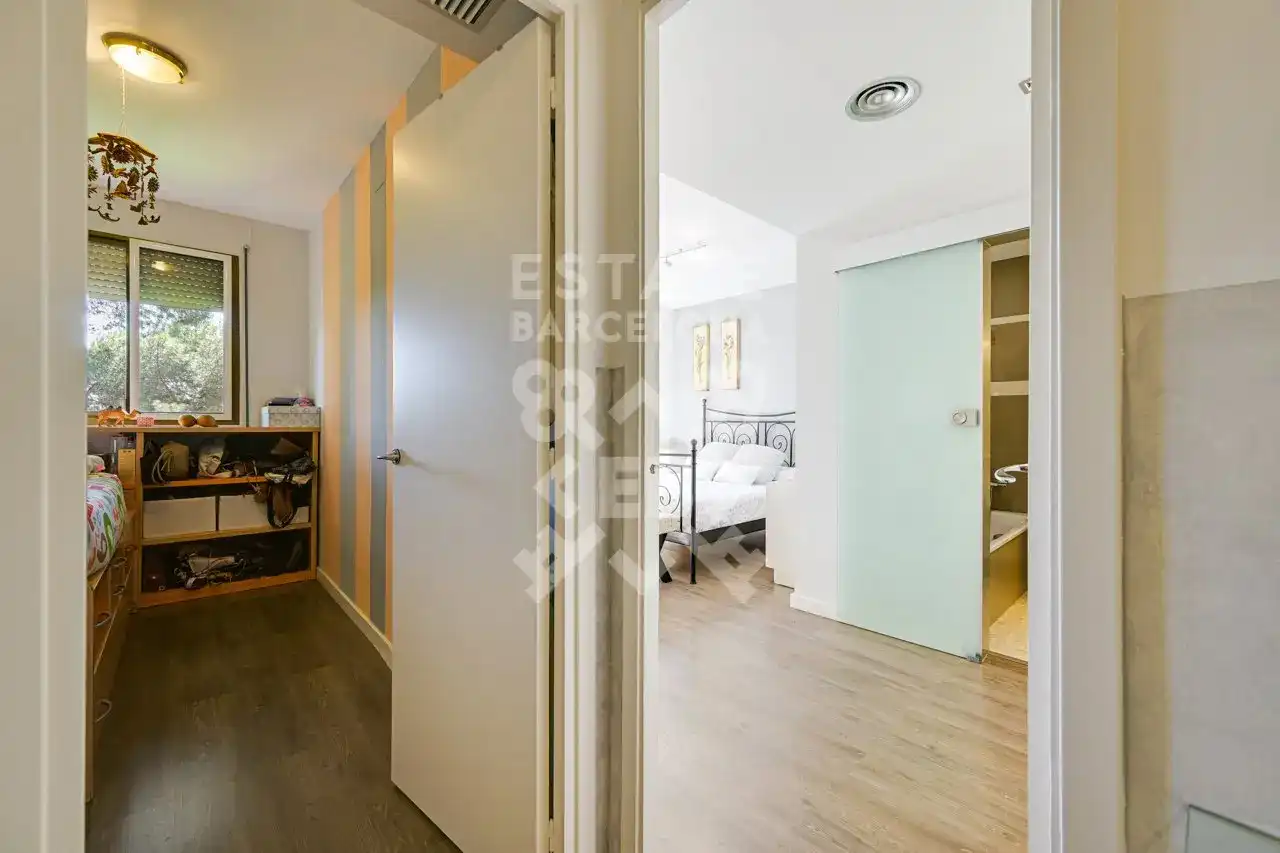 Schlafzimmer von Einfamilien-Reihenhaus zum Verkauf in Mataró mit Klimaanlage, Heizung und Terrasse