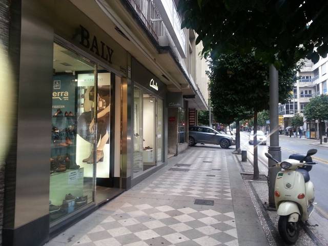 Local comercial en Alquiler en Camino de Ronda