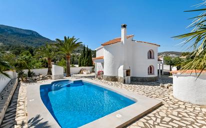 Vista exterior de Casa o xalet en venda en Dénia amb Aire condicionat, Calefacció i Jardí privat
