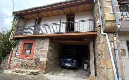 Vista exterior de Casa o xalet en venda en Los Corrales de Buelna 