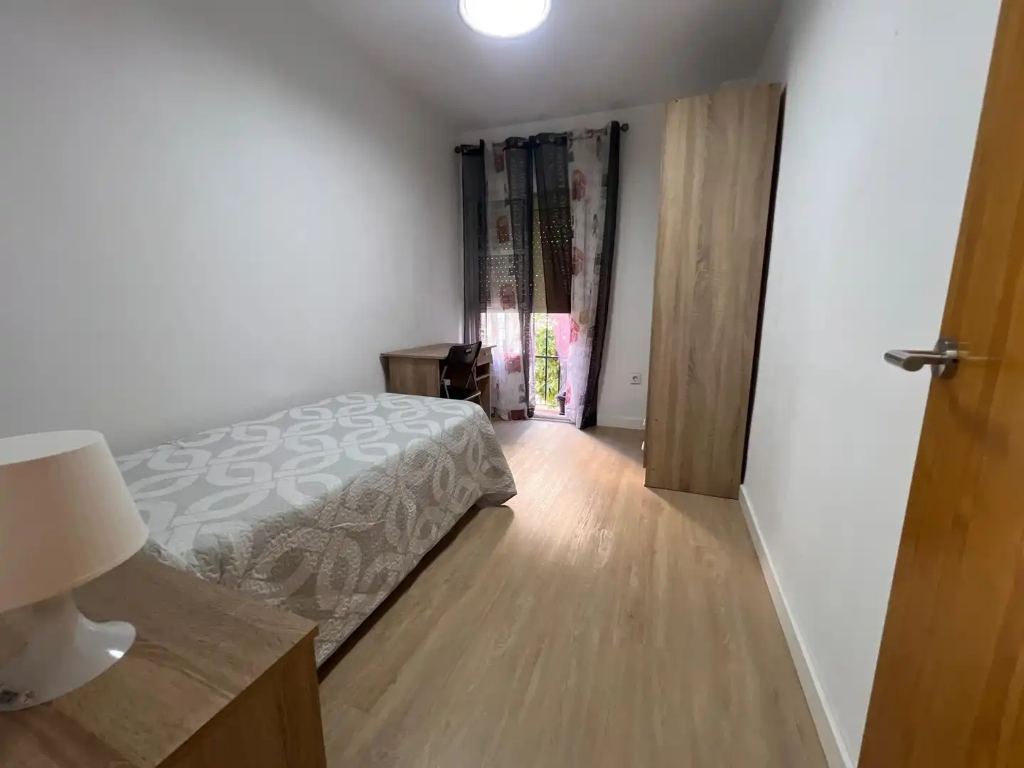 Schlafzimmer von Wohnung zum Verkauf in Cádiz mit Möbliert und Balkon