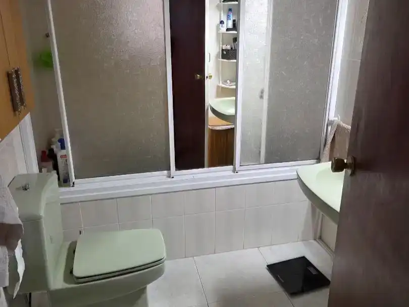 Bany de Casa o xalet en venda en Espartinas amb Aire condicionat i Piscina