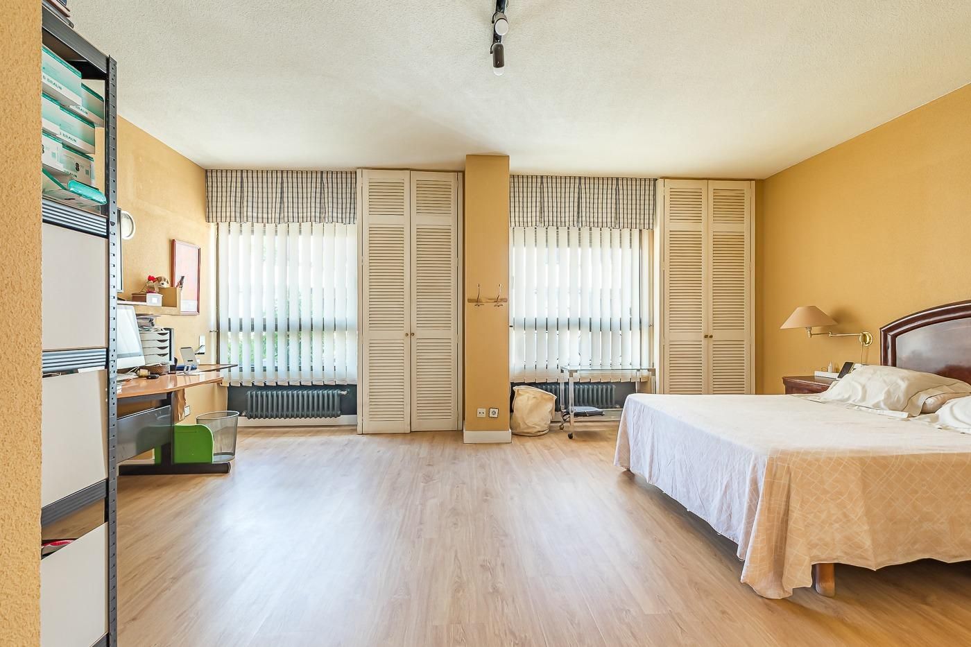 Bedroom of Flat for sale in  Madrid Capital  with Heating, Private garden and Balcony
