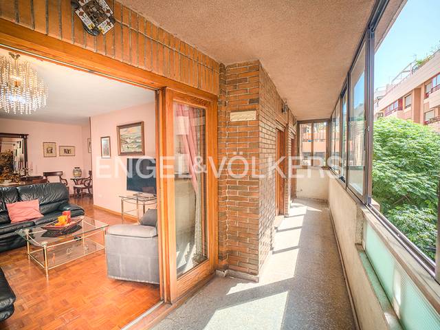 Piso en Venta en Carrer Pintor Lorenzo Casanova, 66 en Ensanche - Diputación