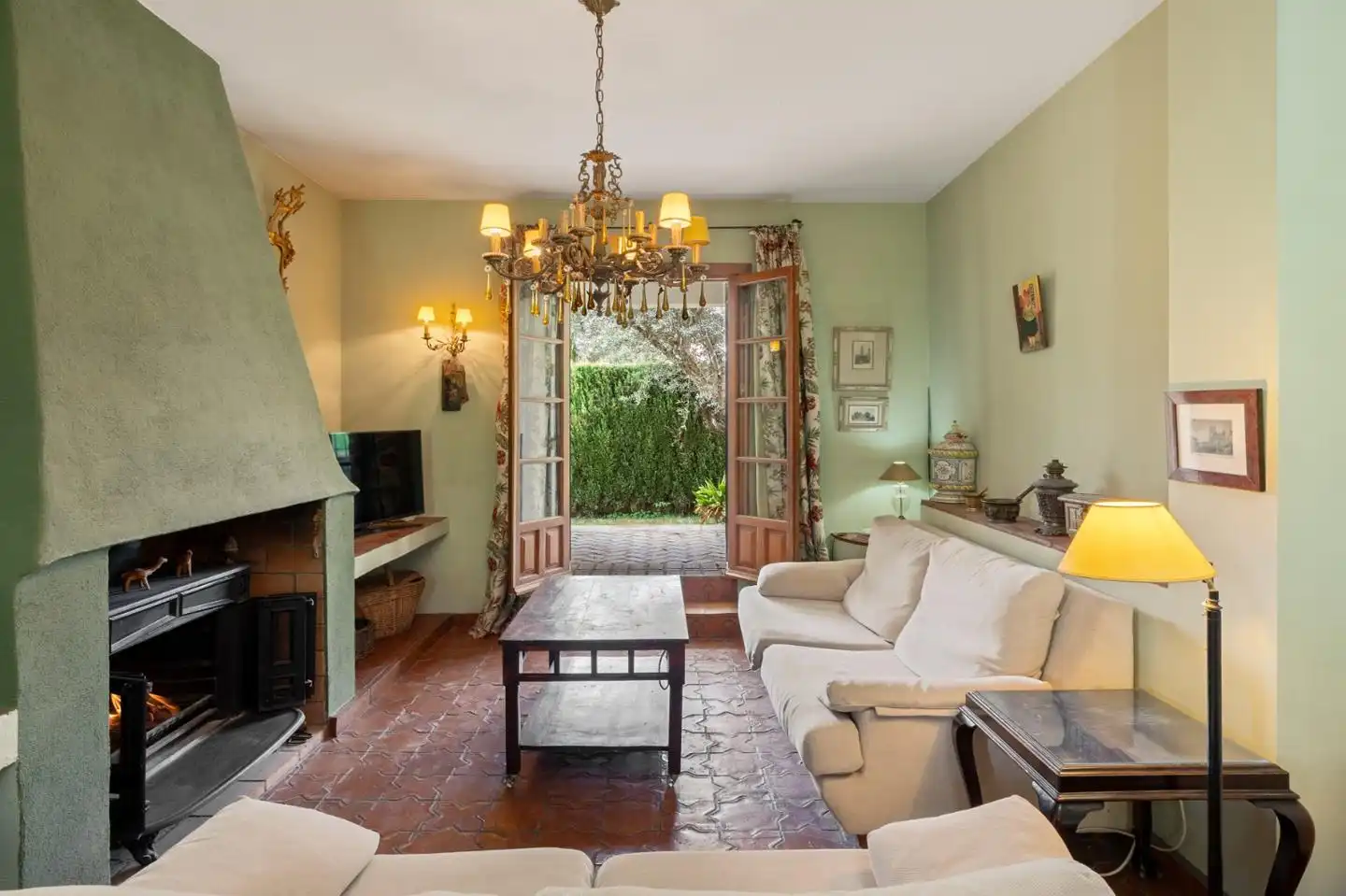 Sala de estar de Casa o chalet en venta en Granada con Jardín privado, Terraza y Balcón