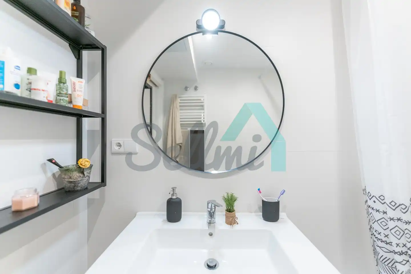 Baño de Piso de alquiler en Gijón  con Calefacción y Amueblado