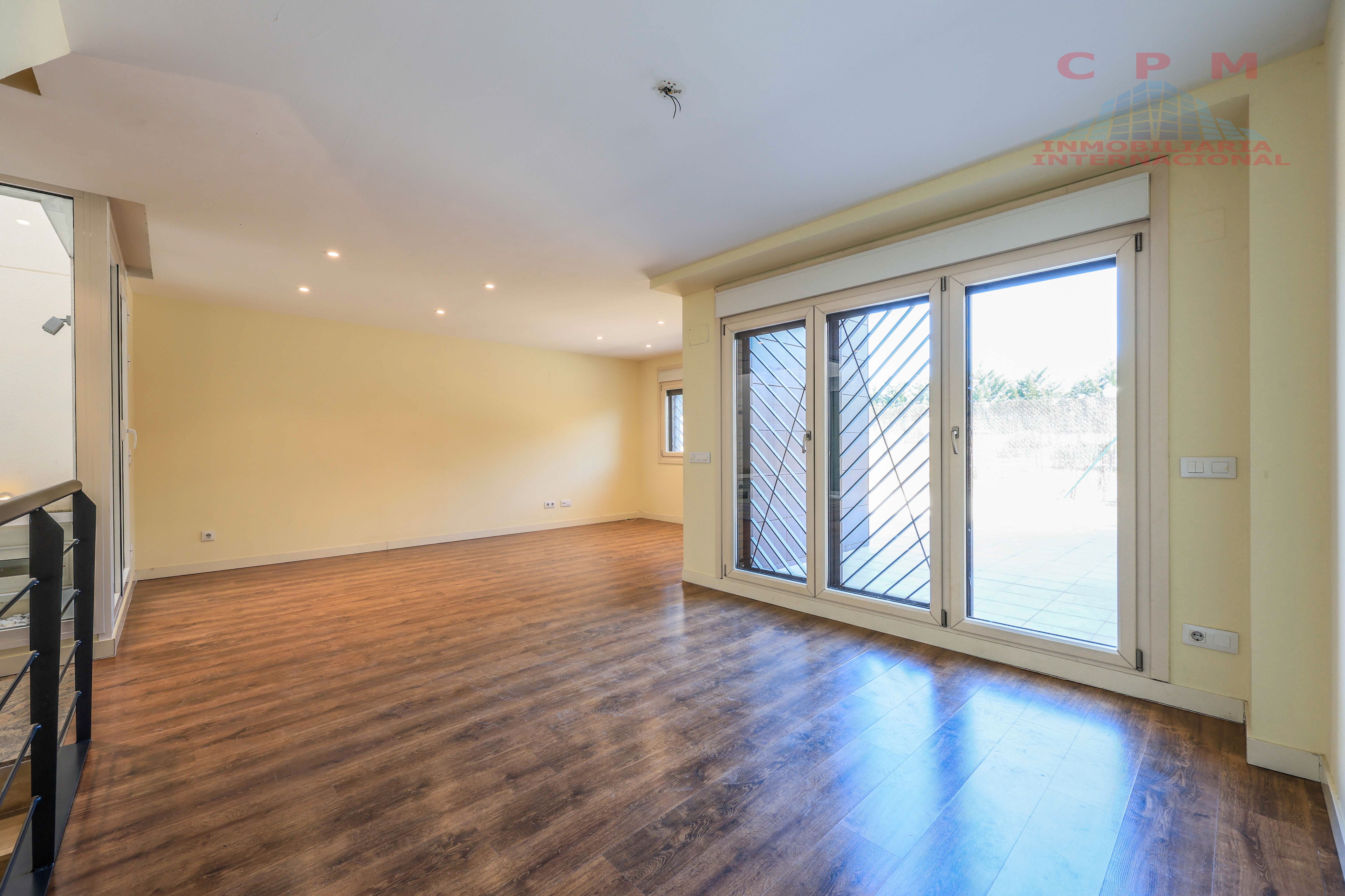 Living room of Single-family semi-detached to rent in Boadilla del Monte  with Air Conditioner, Heating and Parquet flooring