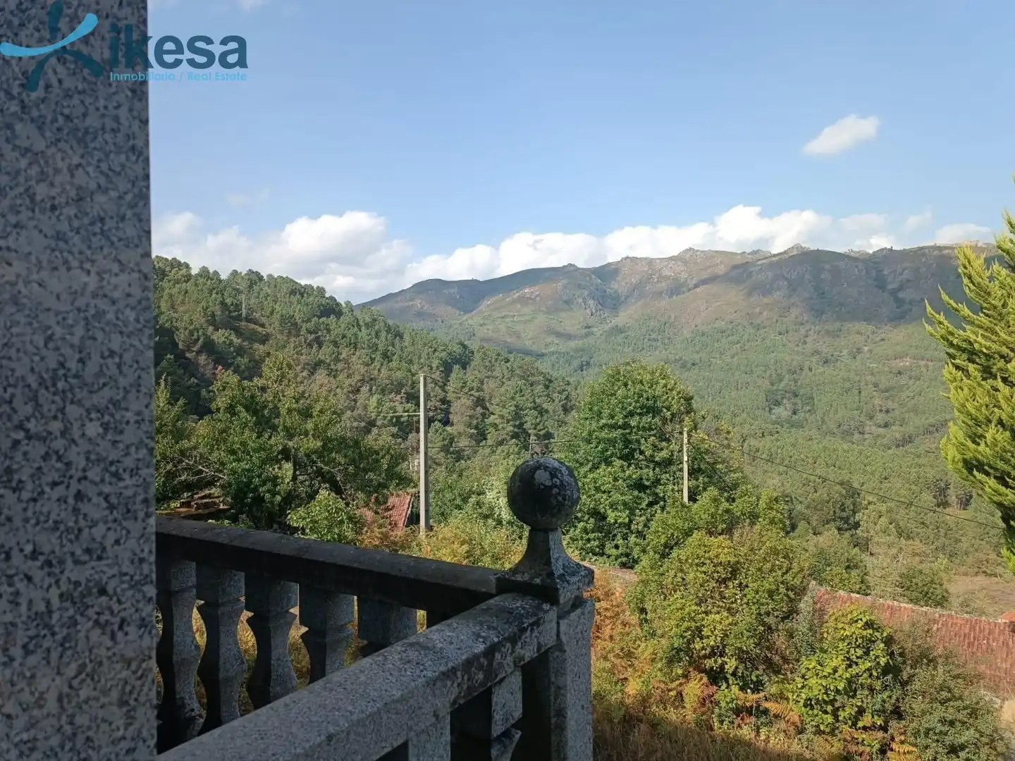 Terrassa de Casa o xalet en venda en Entrimo amb Jardí privat