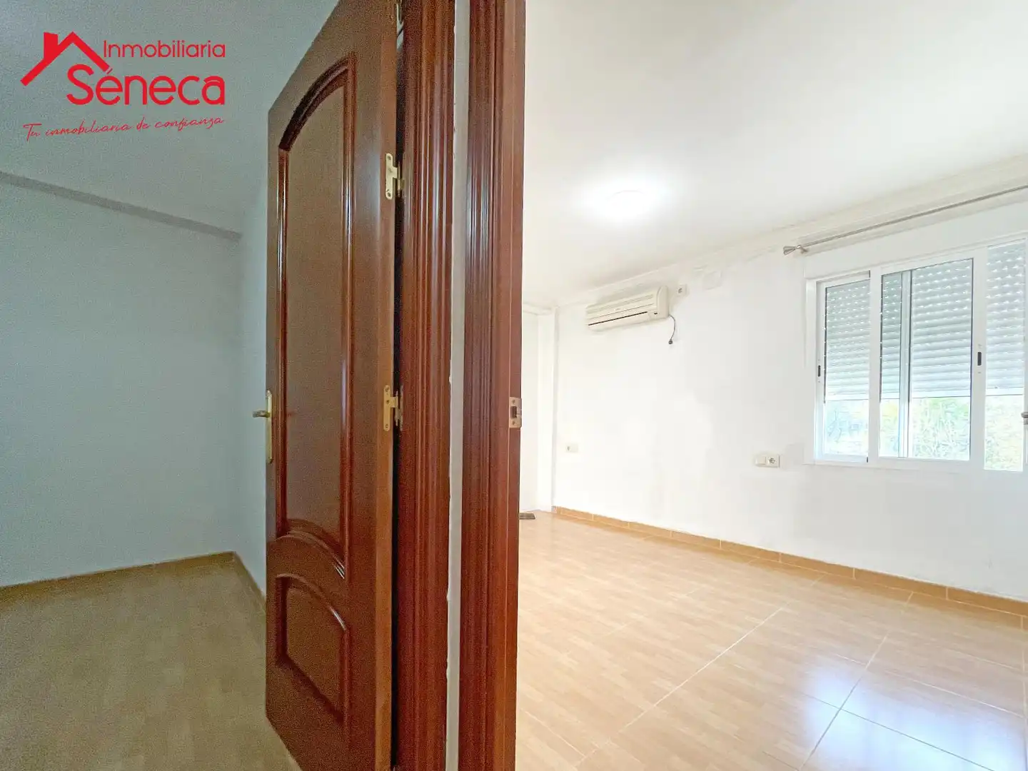 Bedroom of Flat for sale in Córdoba  with Air Conditioner and Heating