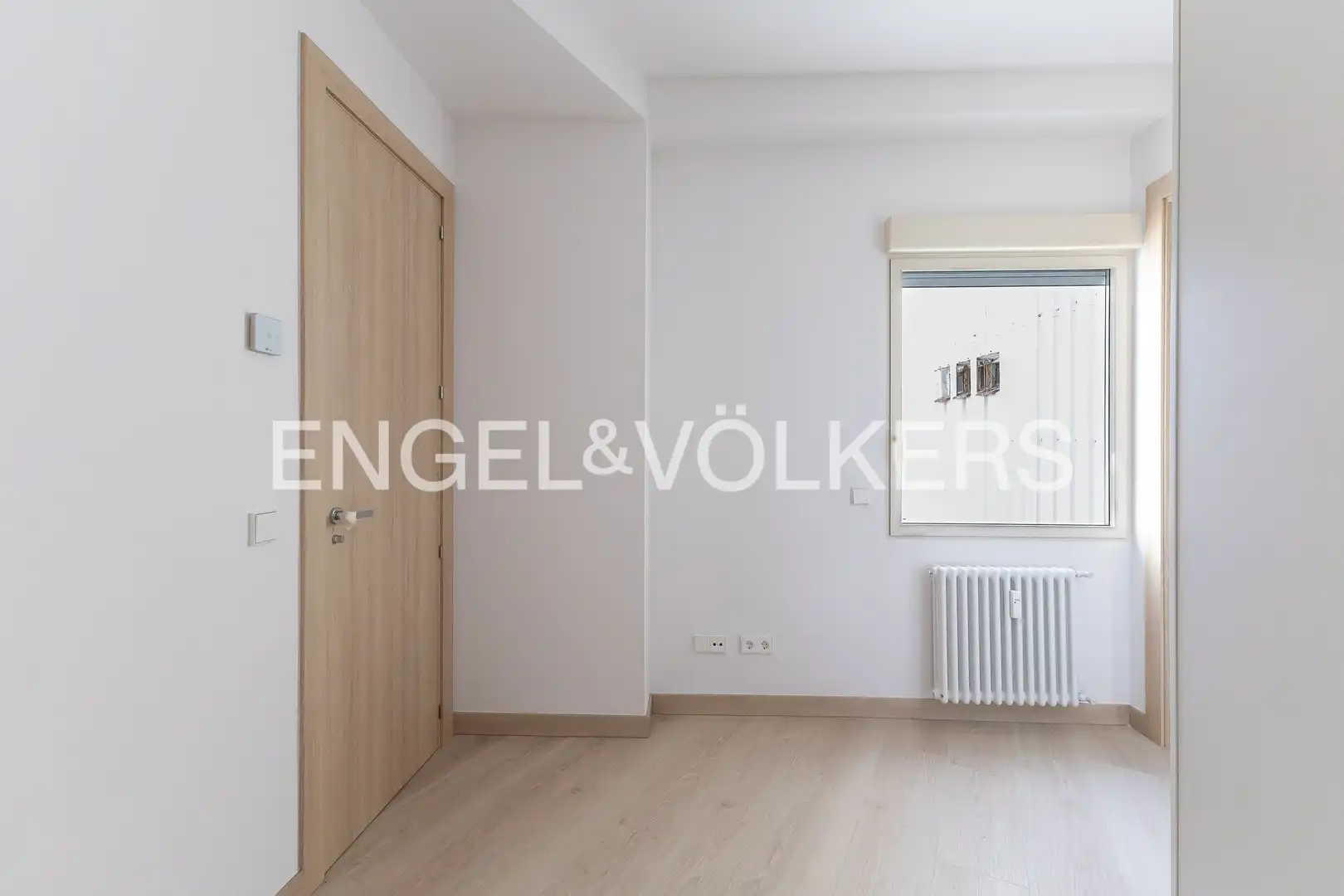 Flat for sale in Madrid  with Air Conditioner, Heating and Terrace