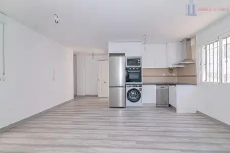 Piso en venta en Eva Yerbabuena 1, imagen 2