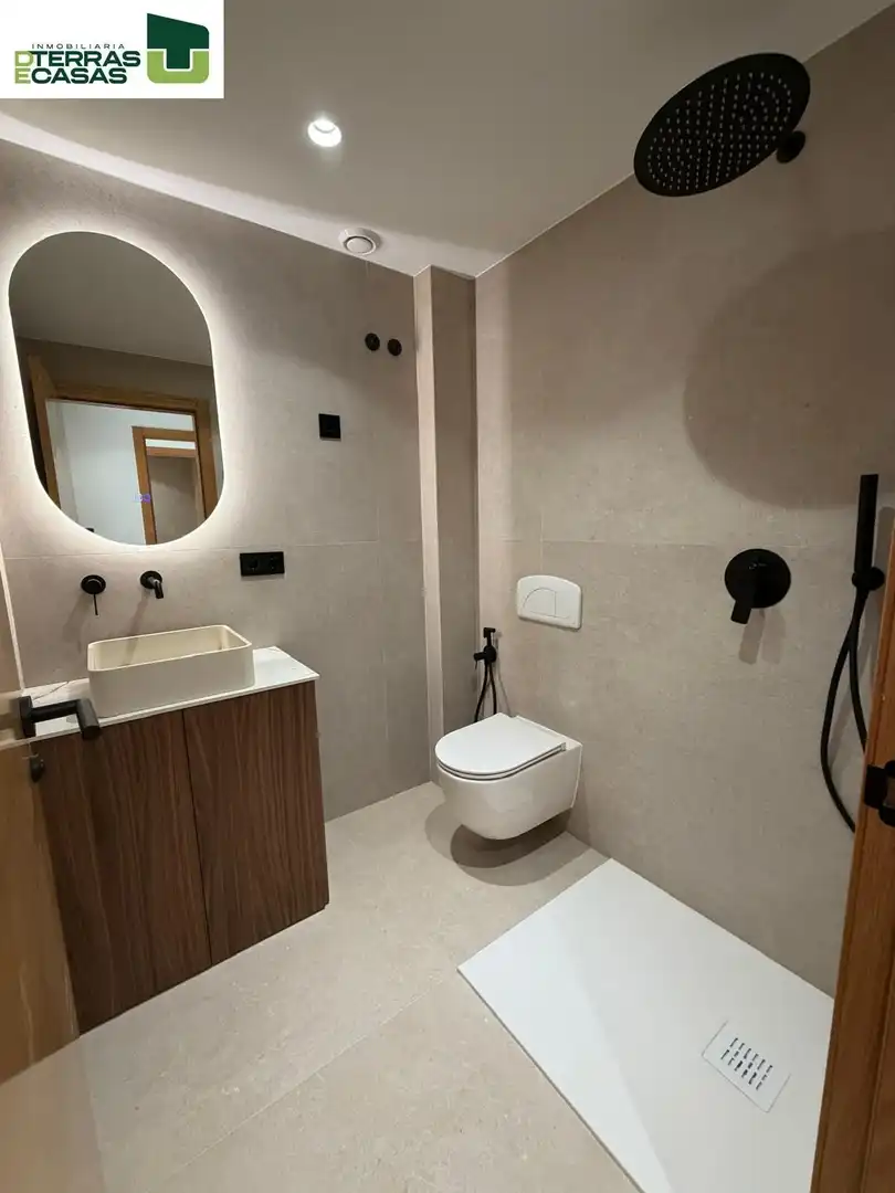 Badezimmer von Wohnung zum Verkauf in A Illa de Arousa 