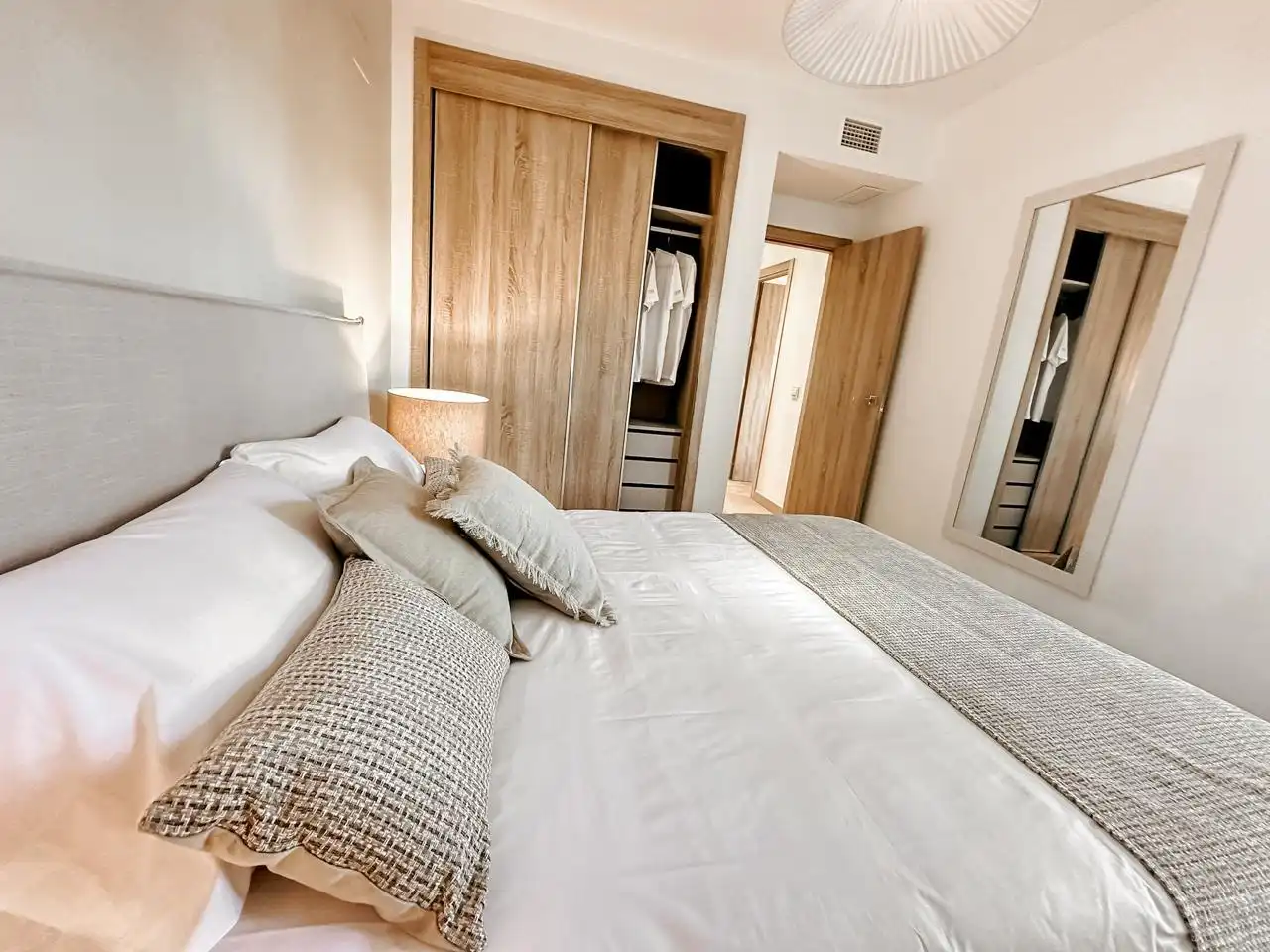 Dormitori de Apartament en venda en Estepona amb Aire condicionat, Calefacció i Terrassa