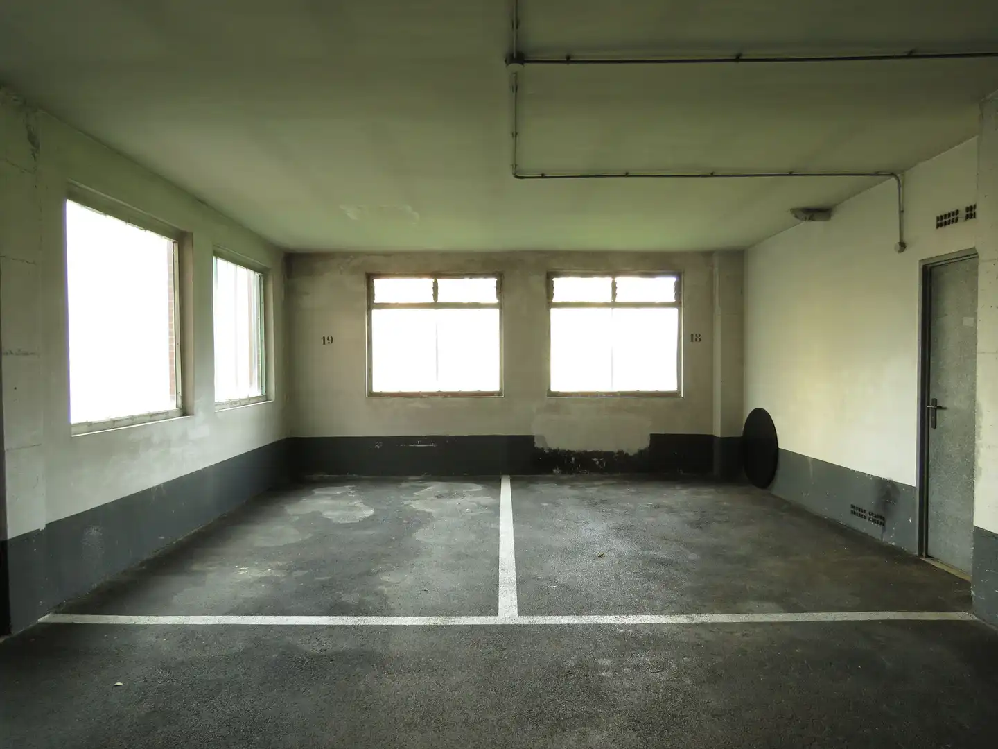 Parkplatz von Garage zur Miete in Oviedo 
