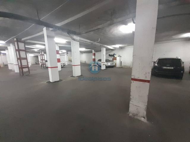 Garaje en Venta en Altozano - Conde Lumiares