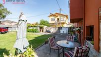 Jardí de Casa o xalet en venda en Torrelavega  amb Calefacció, Terrassa i Traster