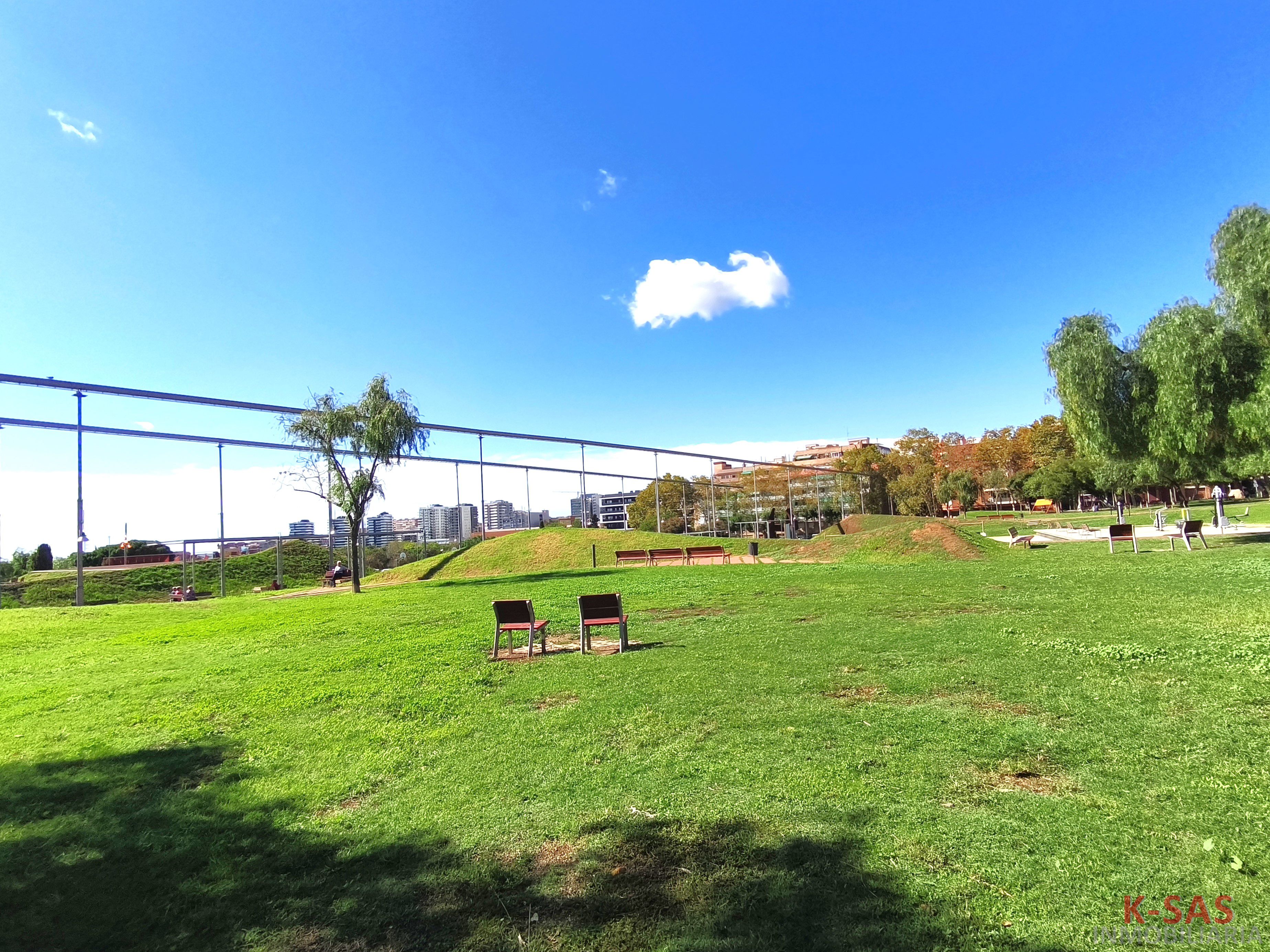 Exterior view of Flat for sale in Esplugues de Llobregat  with Furnished, Washing machine and TV