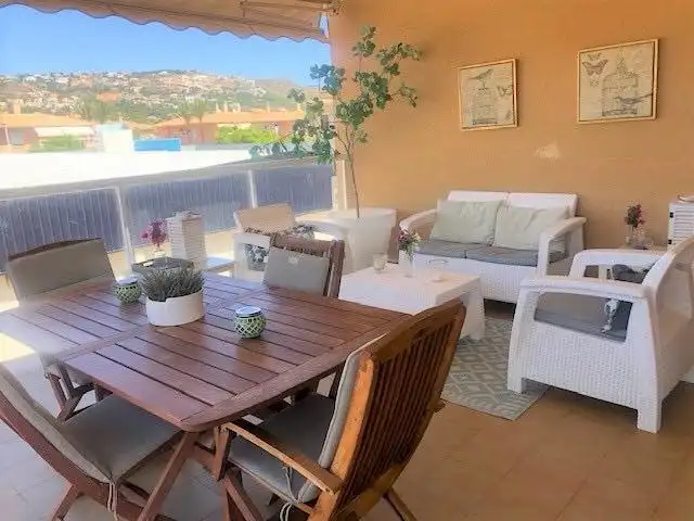 Apartamento de alquiler en Carrer Venecia, Montañar - El Arenal