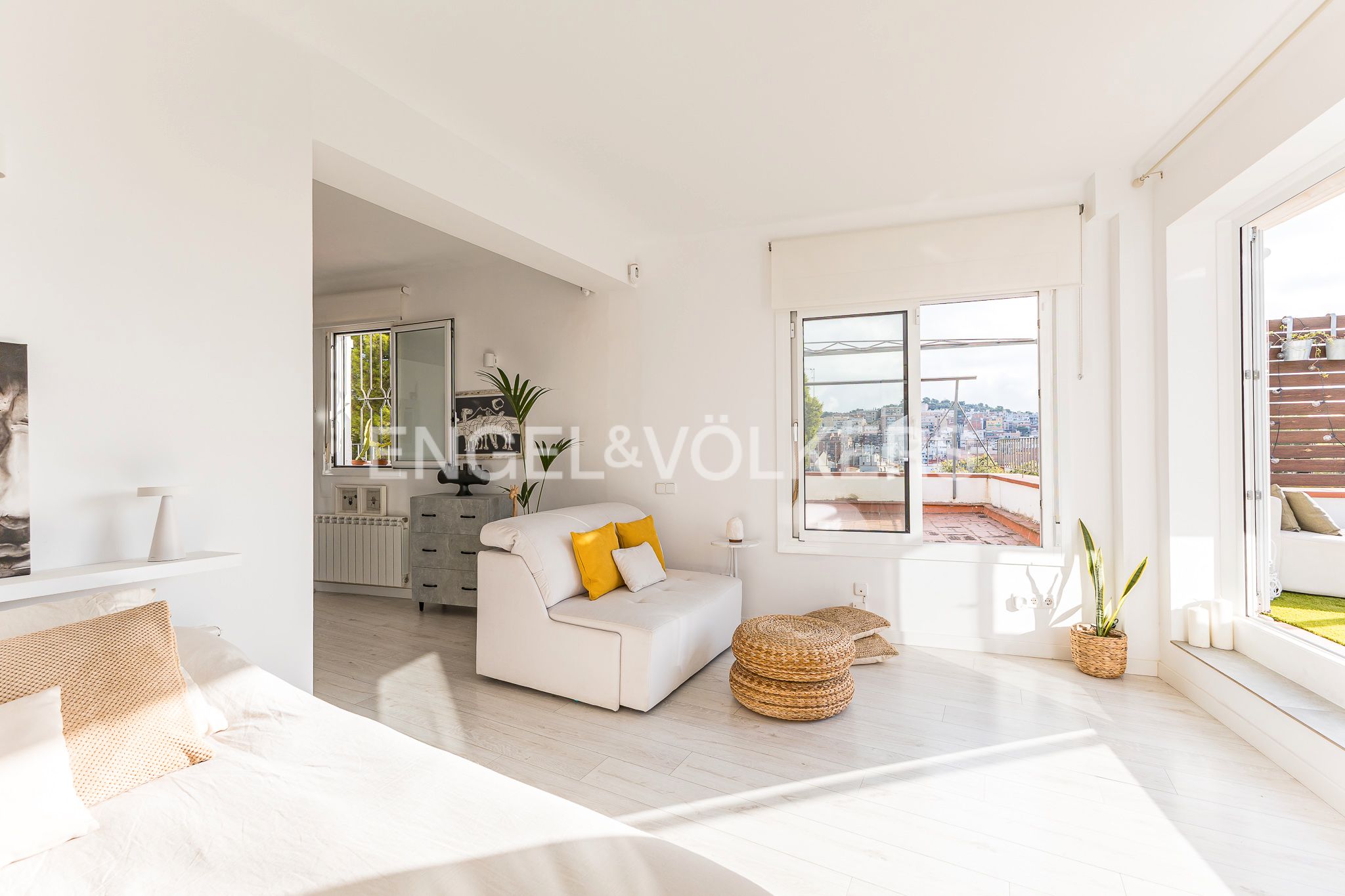 Vista exterior de Ático en venta en  Barcelona Capital con Aire acondicionado, Calefacción y Jardín privado