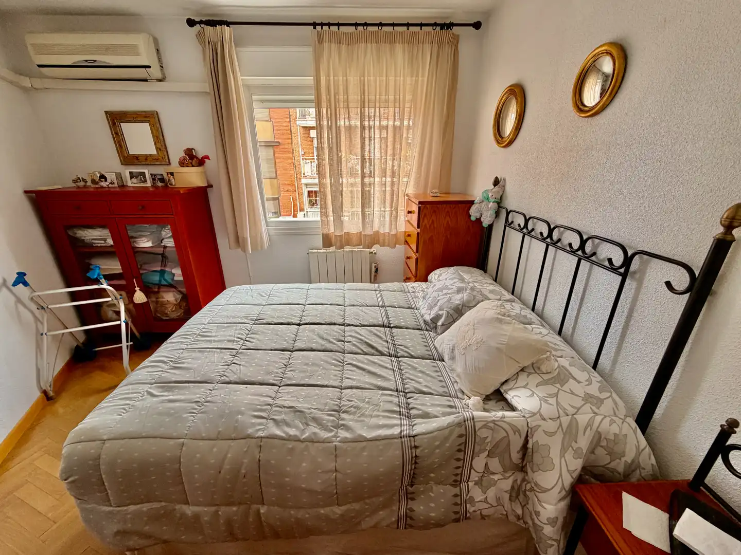 Bedroom of Flat for sale in Madrid  with Air Conditioner, Heating and Parquet flooring