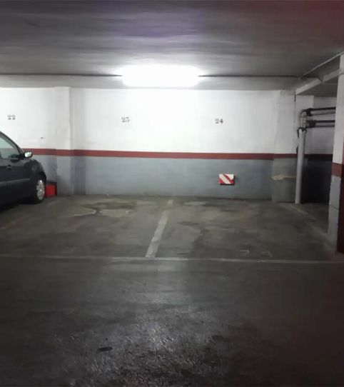 Foto 2 von Garage zur Miete in Riu Sud, Santa Coloma de Gramenet