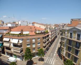 Exterior view of Flat to rent in Girona Capital  with Heating, Parquet flooring and Furnished