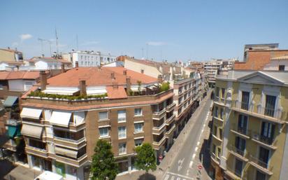 Vista exterior de Pis de lloguer en Girona Capital amb Calefacció, Parquet i Moblat