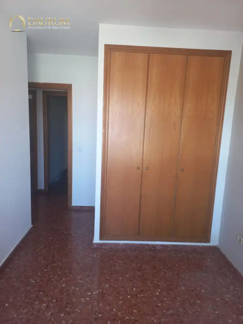 Bedroom of Flat for sale in Valencia  with Air Conditioner, Heating and Terrace