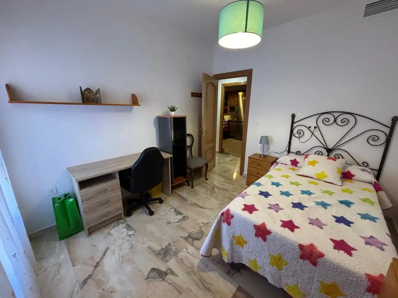 Schlafzimmer von Wohnung zur Miete in Granada mit Klimaanlage und Möbliert
