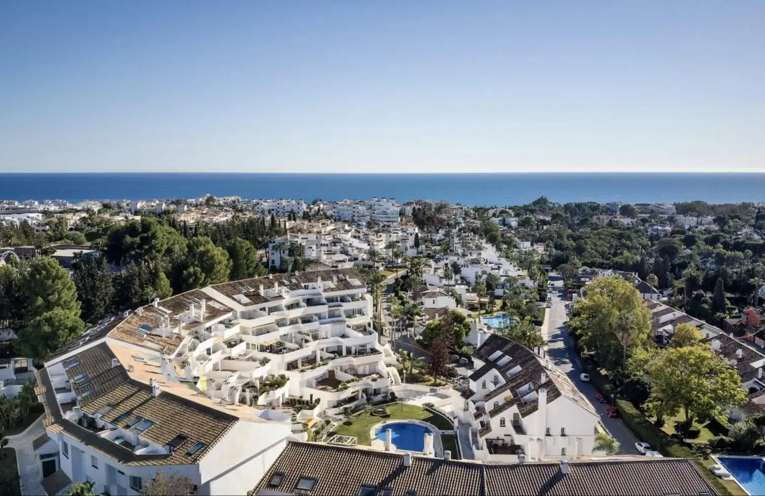 Apartament amb piscina en venda a Nueva Andalucía, imagen 3