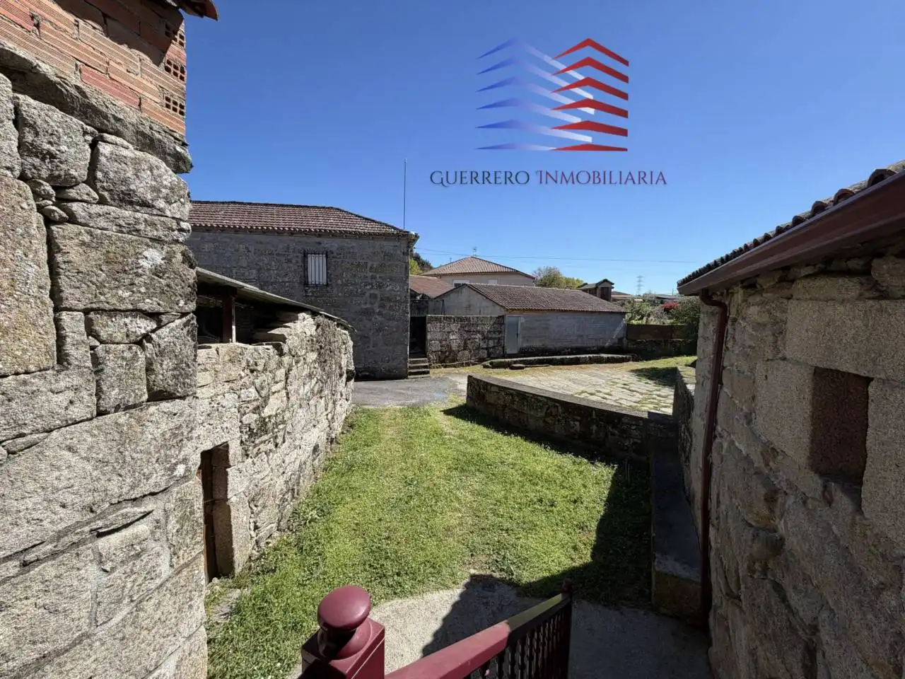 Vista exterior de Casa o xalet de lloguer en Ourense Capital  amb Calefacció, Jardí privat i Terrassa
