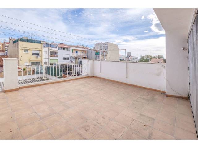 Piso en Venta en Calle Berguedà en Can Palet