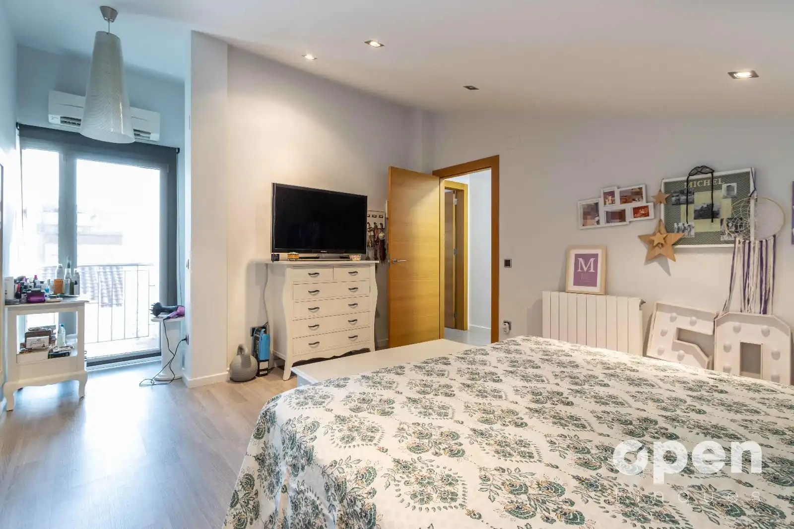 Schlafzimmer von Einfamilien-Reihenhaus zum Verkauf in Terrassa mit Klimaanlage, Heizung und Terrasse