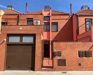 Exterior view of Single-family semi-detached for sale in Getafe  with Air Conditioner, Heating and Private garden