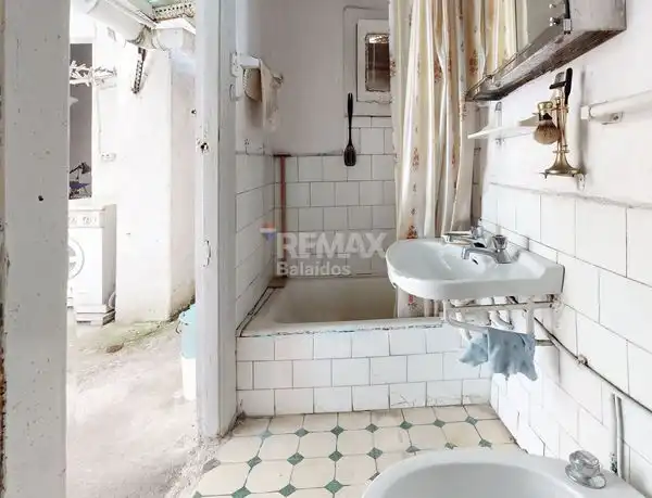 Bany de Casa o xalet en venda en Centro Urbano