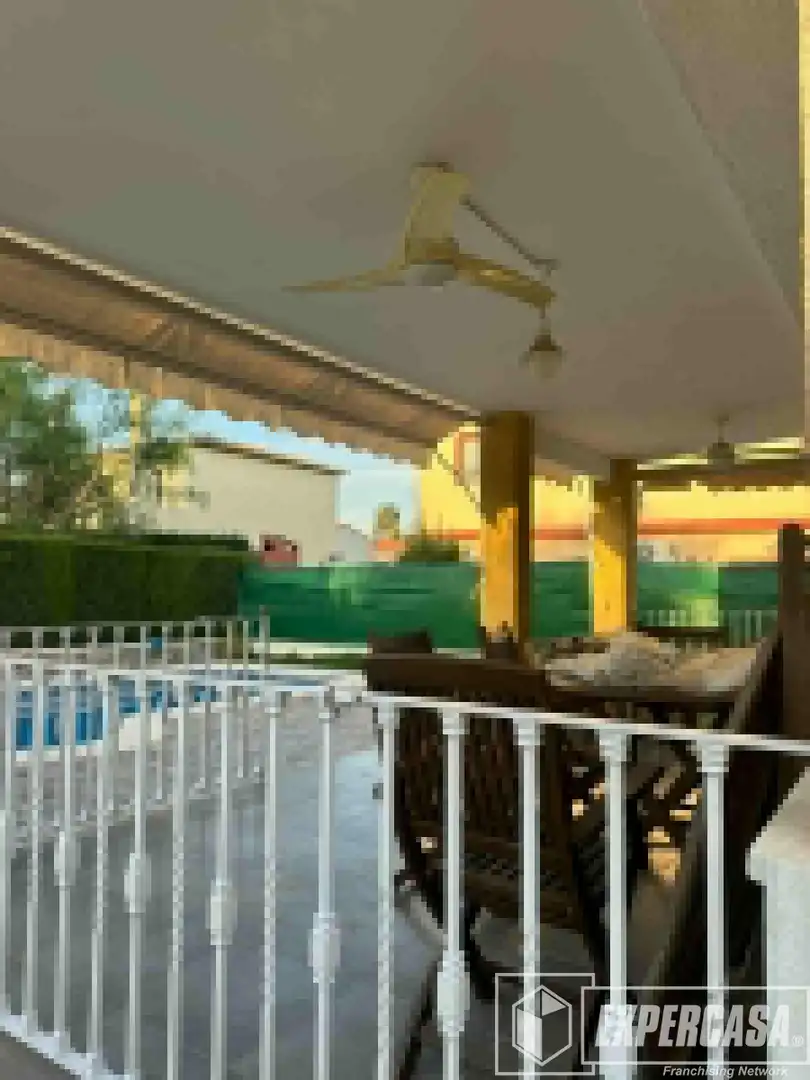 Terrace of Houses for rent in La Pobla de Vallbona  with Air Conditioner, Heating and Terrace
