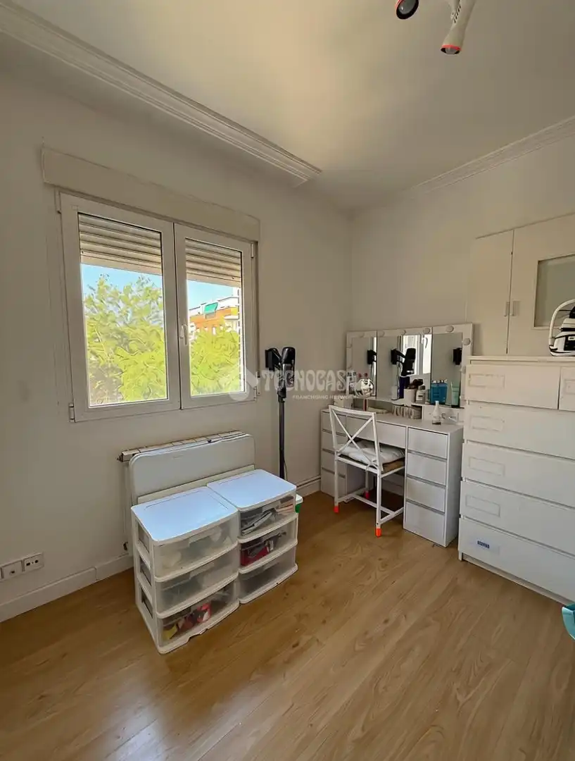 Bedroom of Flat for sale in Madrid  with Air Conditioner, Heating and Parquet flooring