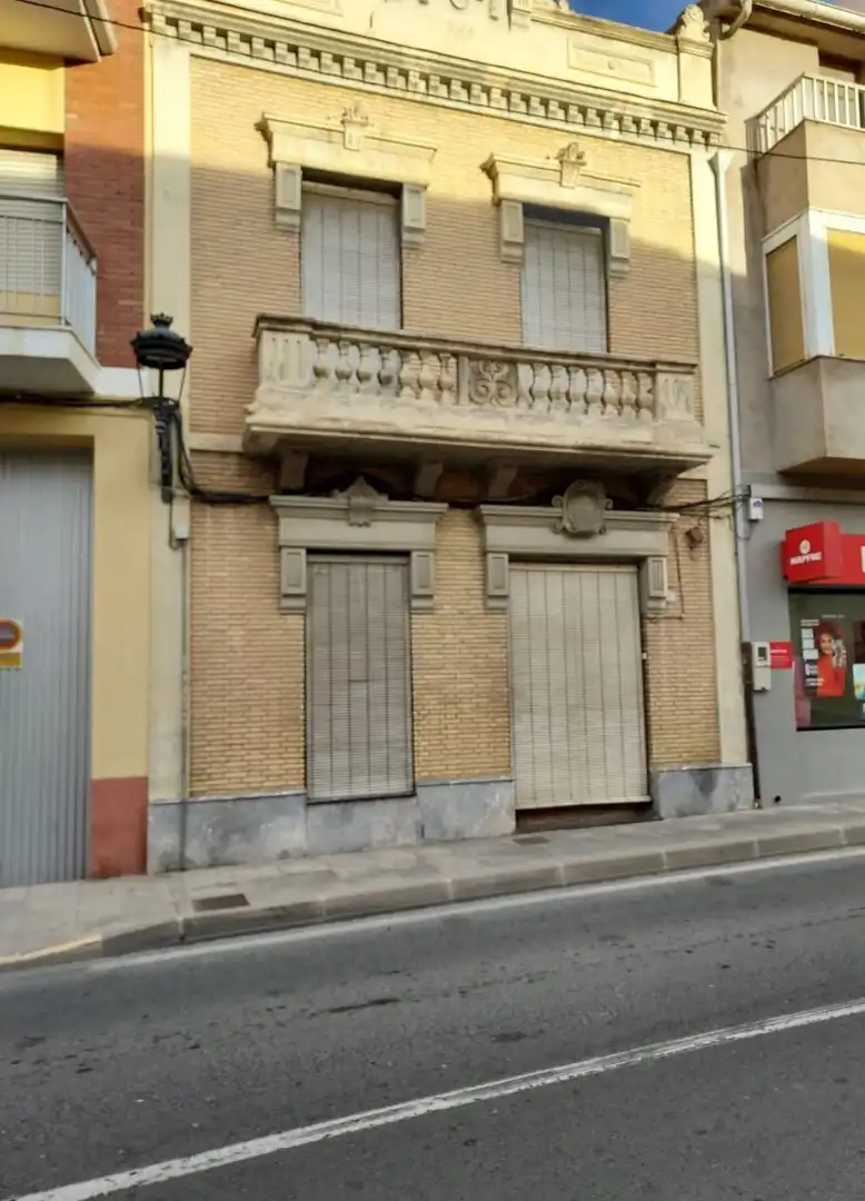 Country house with terrace for sale in Plaza PARADOR