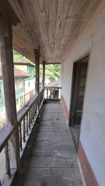 Terrassa de Casa o xalet en venda en Quirós