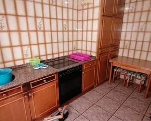 Cuina de Pis en venda en Gijón  amb Moblat i Forn