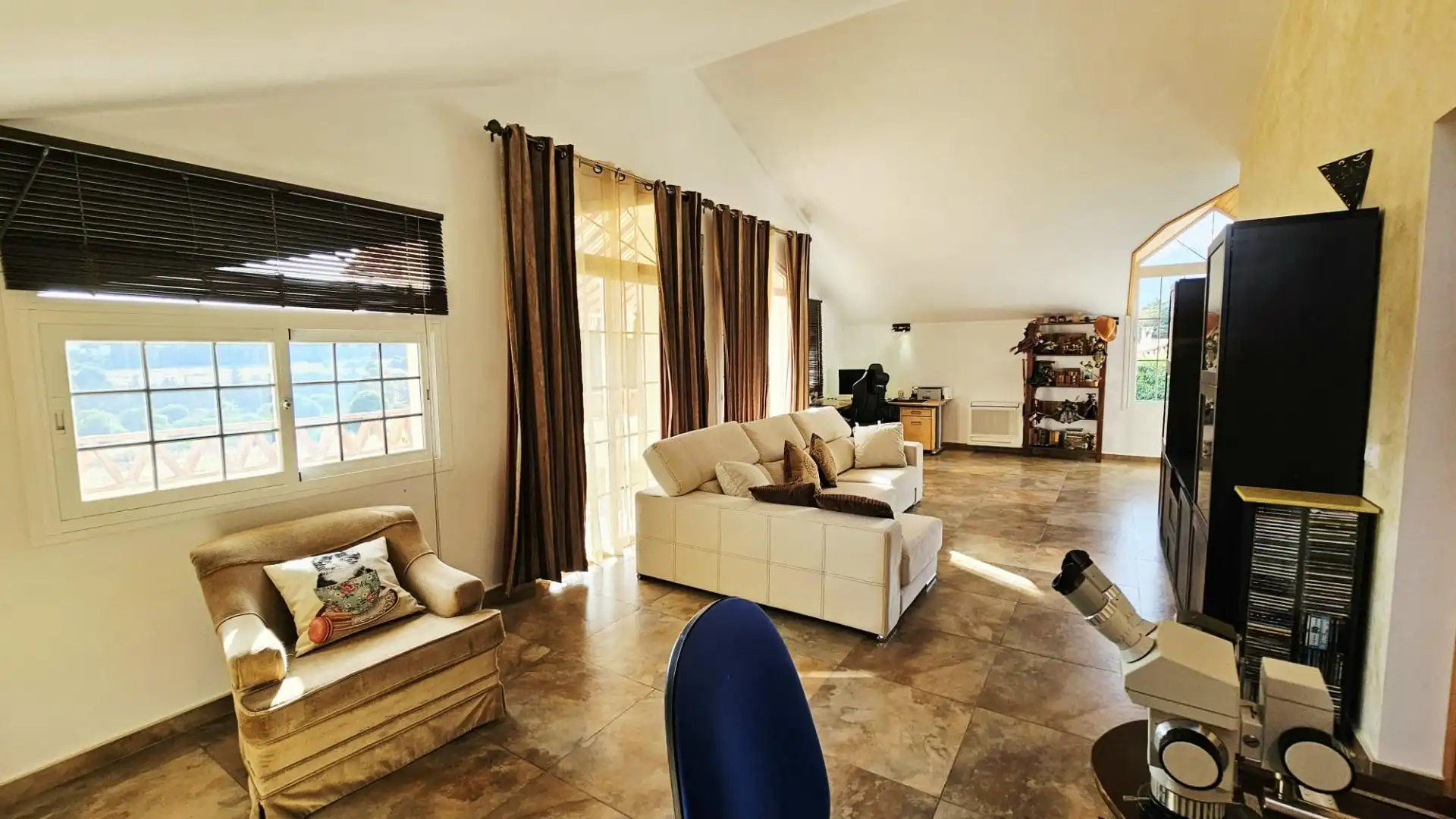 Sala de estar de Casa o chalet en venta en Marbella con Jardín privado, Terraza y Piscina comunitaria