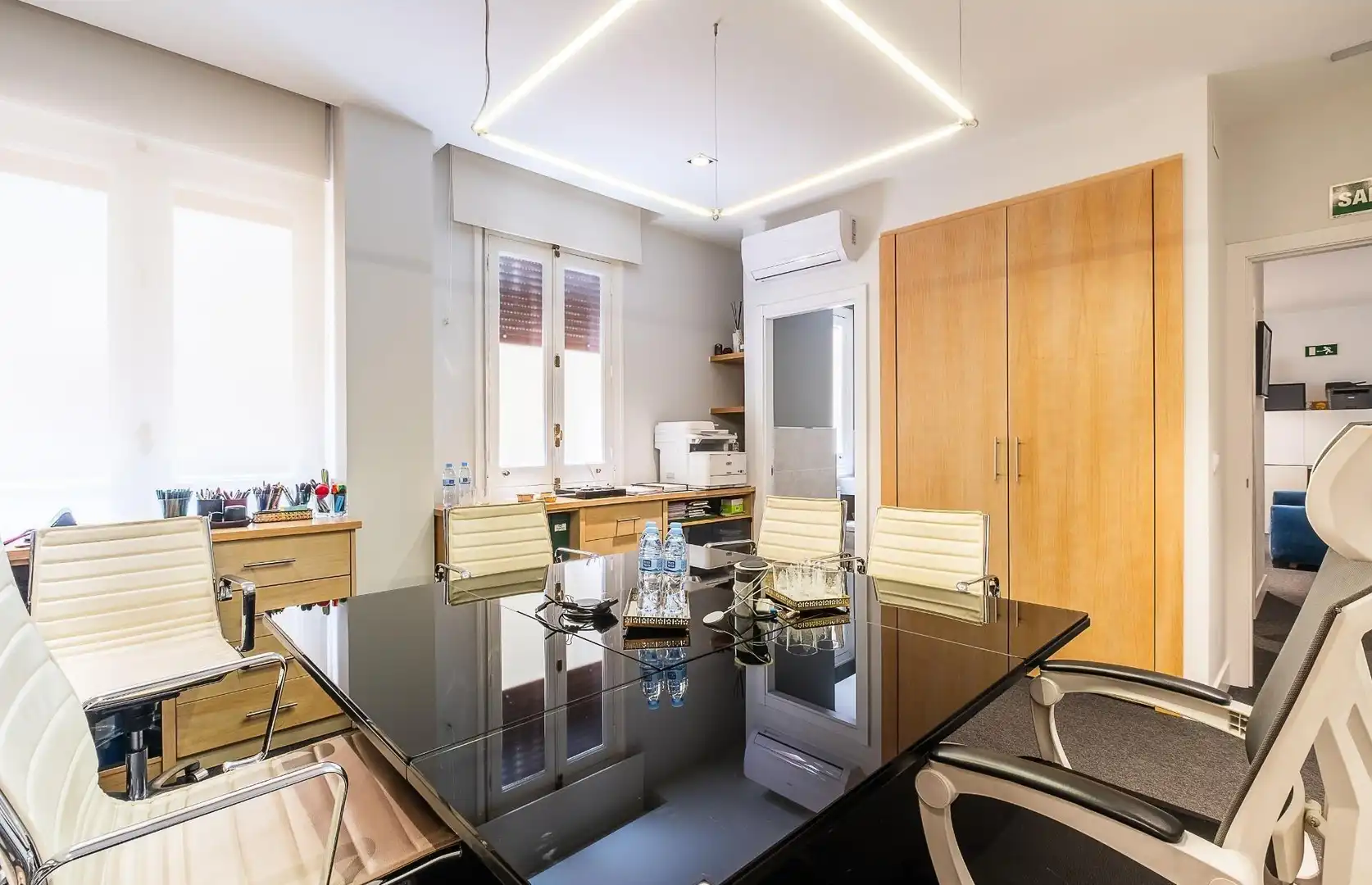 Büro zur Miete in Madrid mit Klimaanlage und Heizung