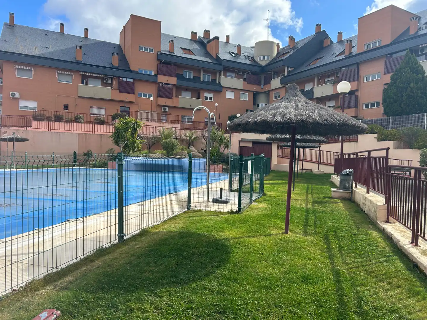 Piscina de Loft en venda en Villanueva del Pardillo amb Aire condicionat, Calefacció i Jardí privat