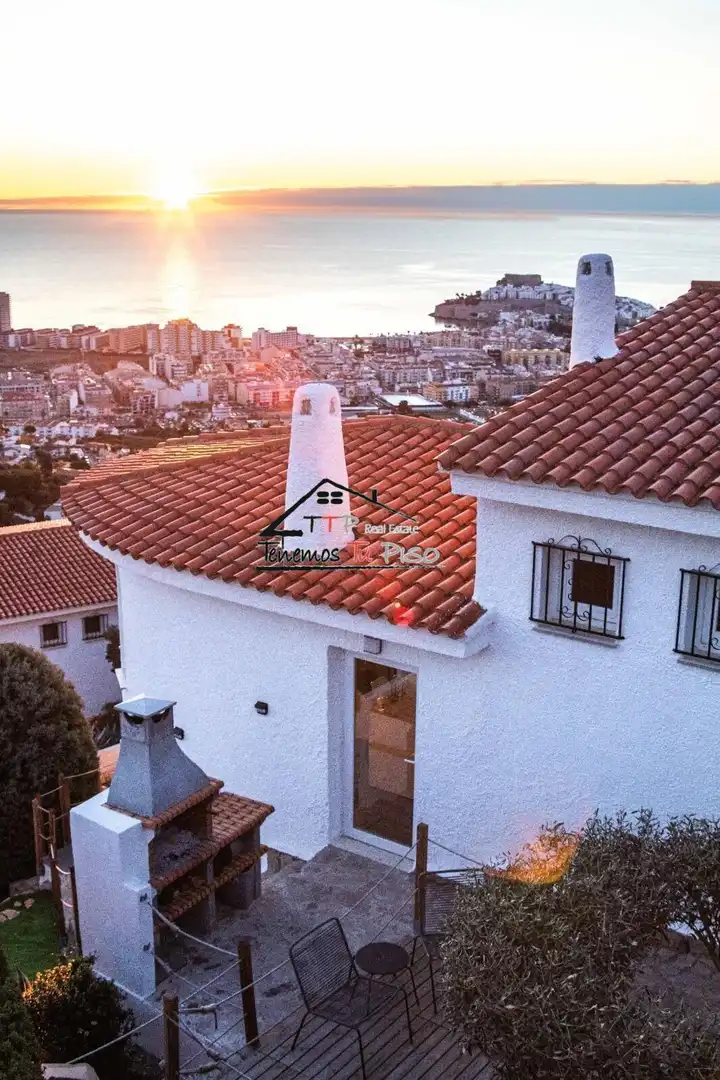 Vista exterior de Casa o xalet en venda en Peñíscola / Peníscola amb Aire condicionat, Calefacció i Jardí privat