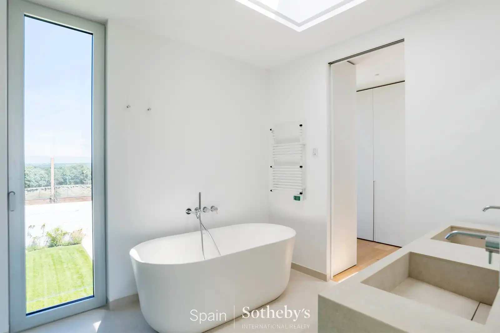 Bathroom of Houses for rent in Madrid  with Air Conditioner, Heating and Private garden