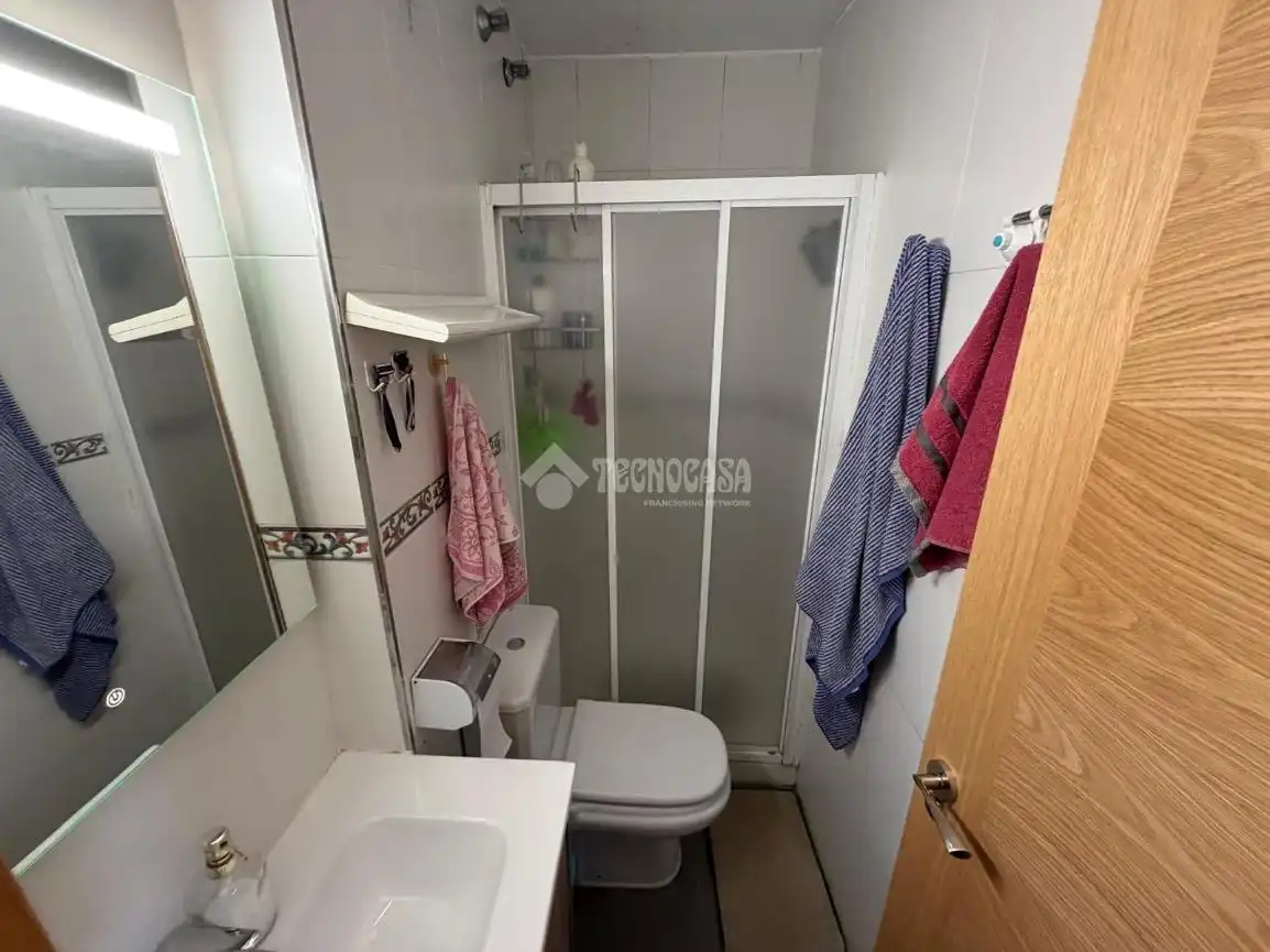 Baño de Piso en venta en Torredelcampo con Aire acondicionado y Amueblado