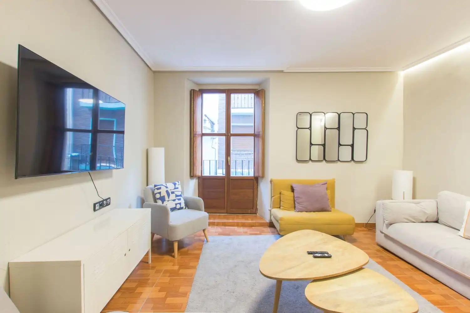 Sala de estar de Piso en venta en  Pamplona / Iruña con Calefacción, Amueblado y Balcón