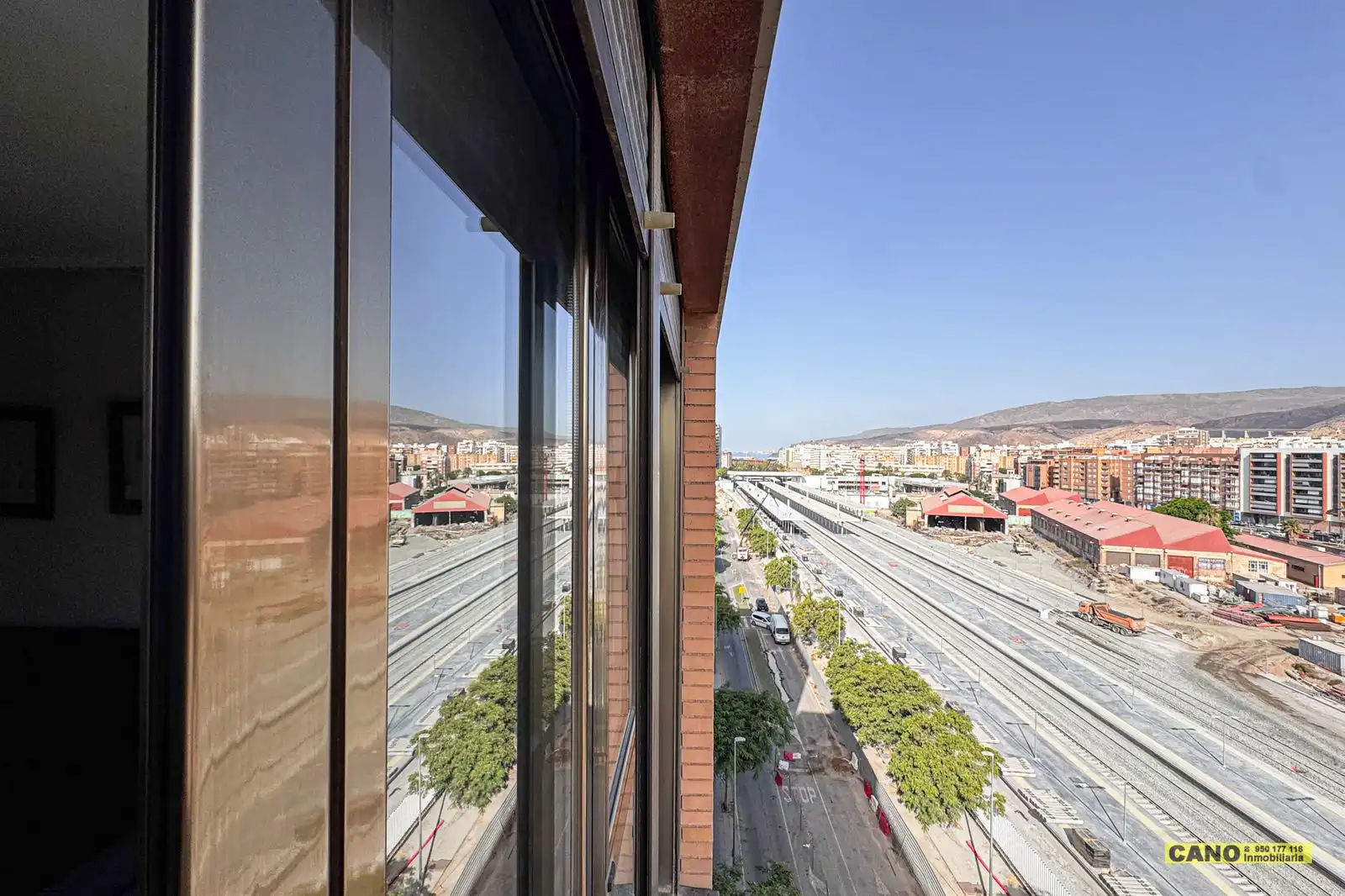 Vista exterior de Pis en venda en Almería