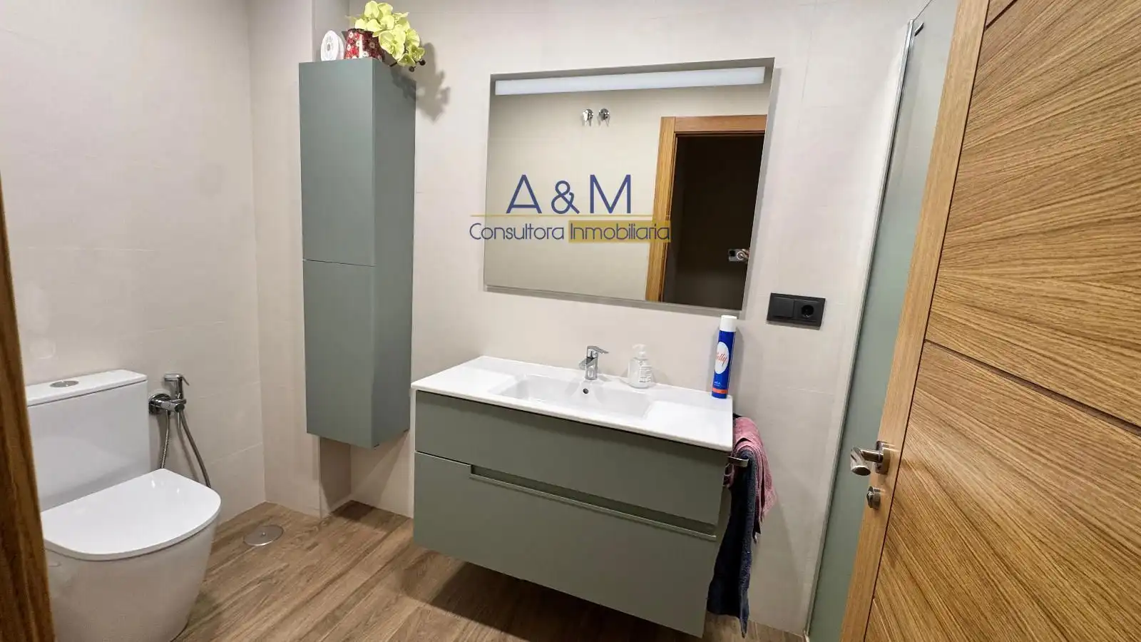 Baño de Piso de alquiler en Valladolid con Calefacción, Terraza y Trastero